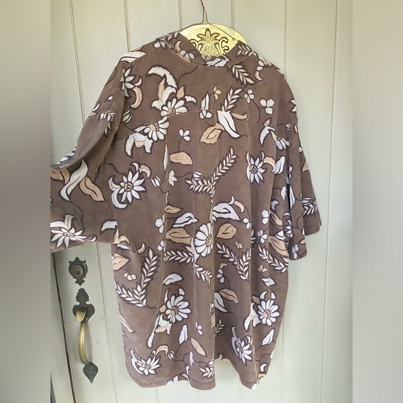 Tommy Bahama tropical silk button down shirt - Picture 5 of 6